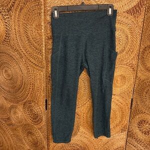 Kirkland Signature Green Dark Heathered Workout Capris